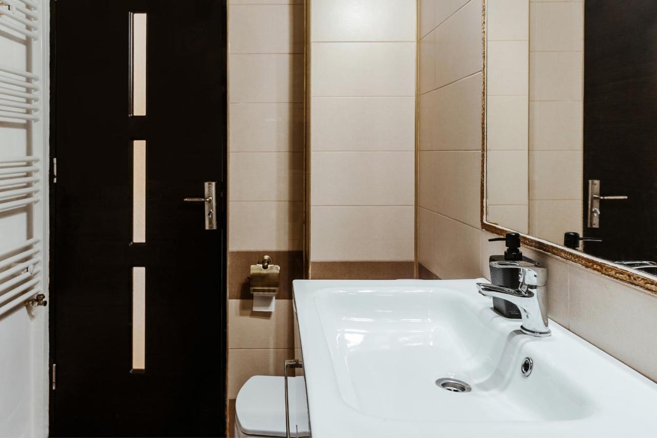 Dd Iulius Mall Modern Apartment คลูจ-นาโปกา ภายนอก รูปภาพ